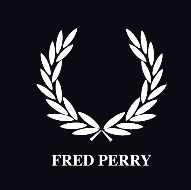 Fred Perry净色款（无条纹）polo 衫。 · 图像文件署名：Johan Brook；CC BY-SA 2.0；网页缩放，原始文件保留。