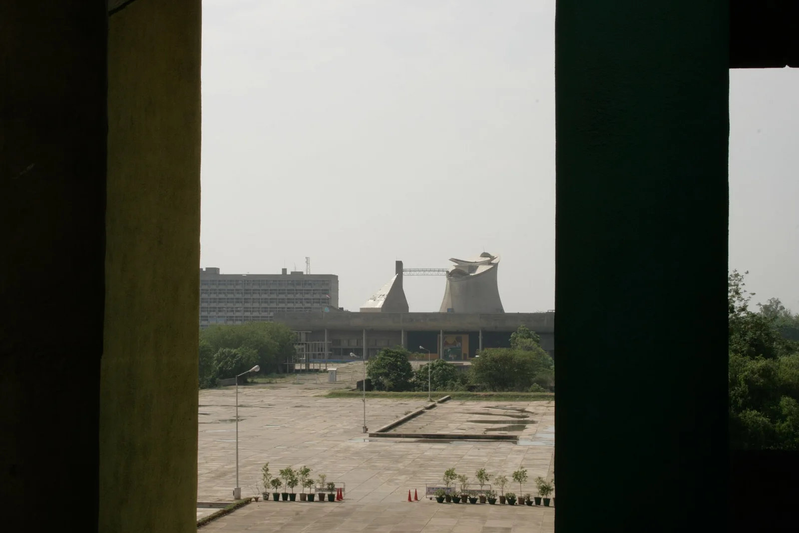 首府广场环境 · Wikimedia Commons,Eduardo Guiot,CC BY 2.0