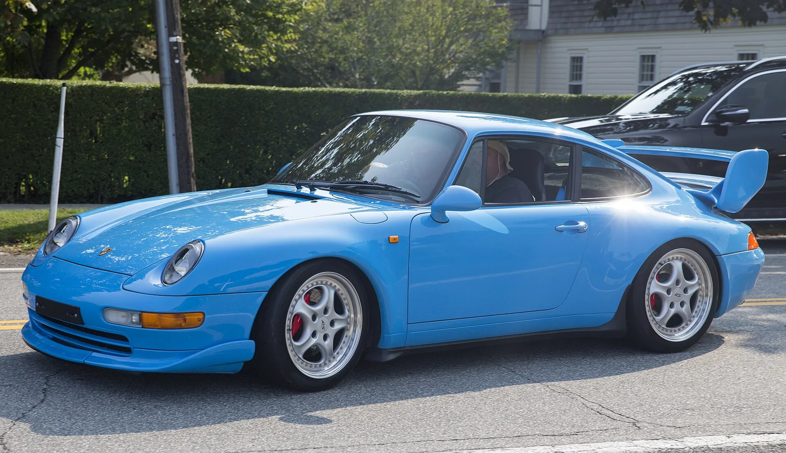Wikimedia Commons · p911-993-blue