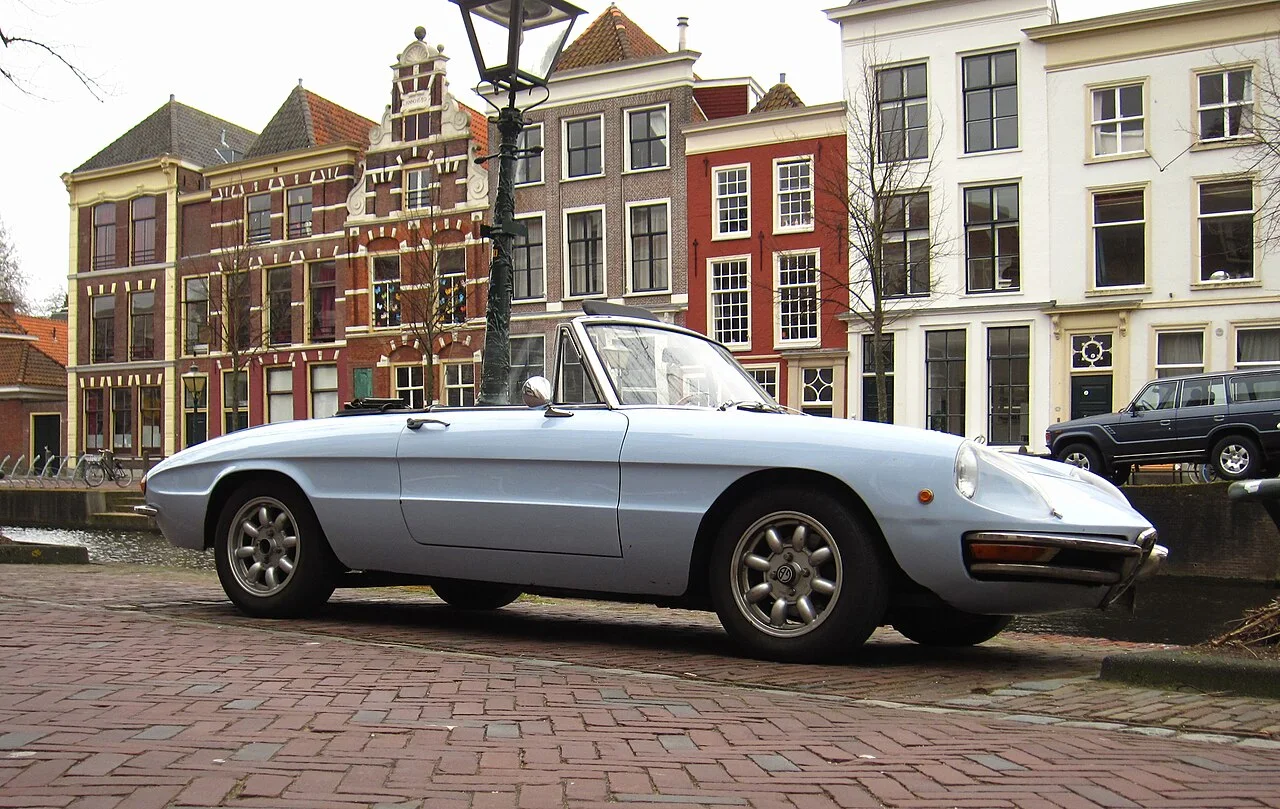 1970 年 Spider 前部（Rutger van der Maar 摄）——1970 年改款换掉圆灯，1990 年第四代又请了回来