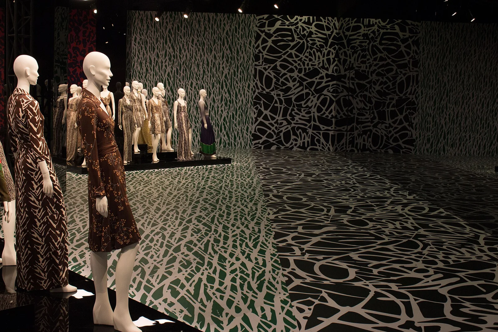 Diane von Fürstenberg 裹身裙