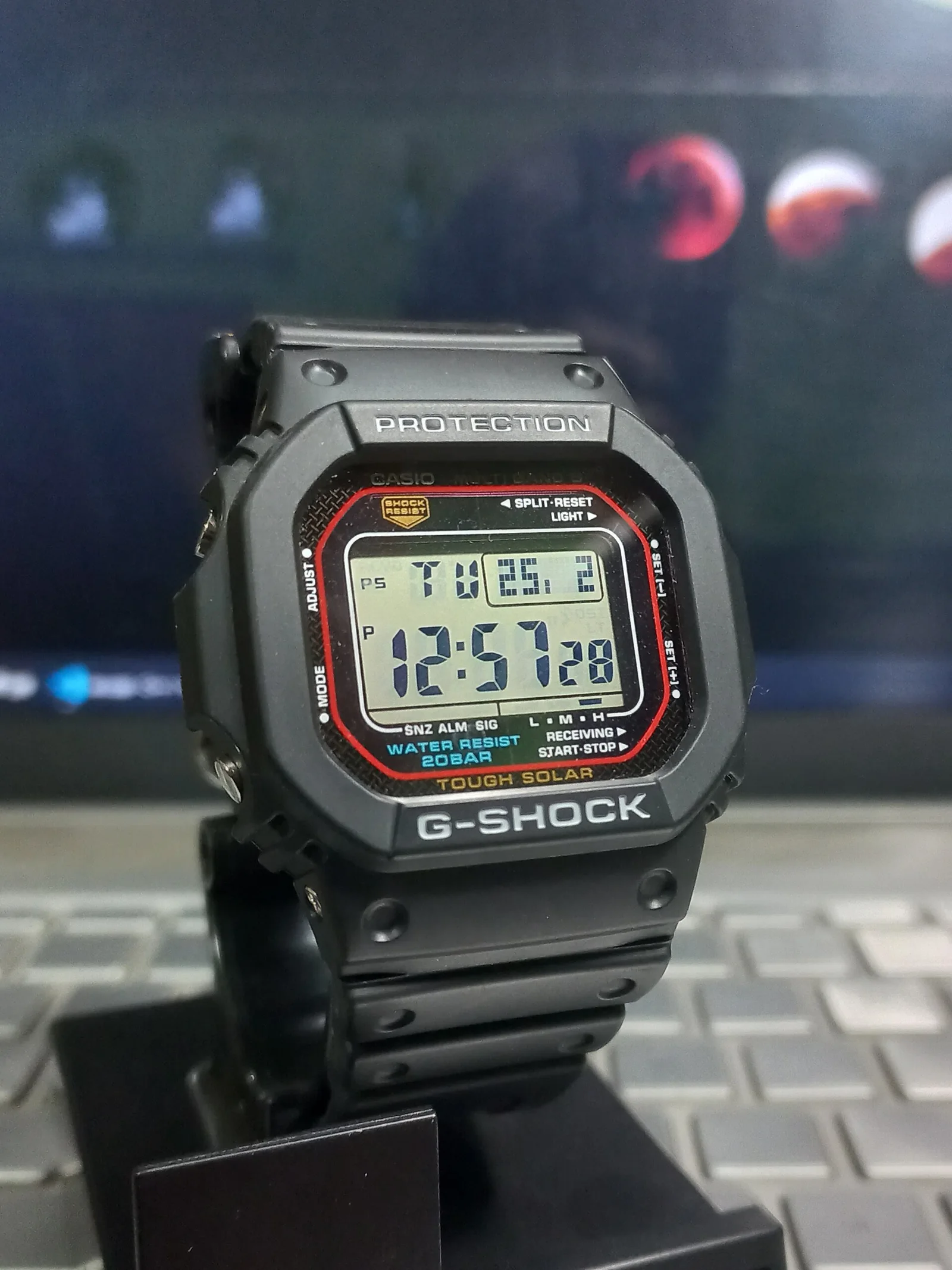 当代型号 GW-M5610U,可见方块造型的延续(CC BY-SA 4.0)
