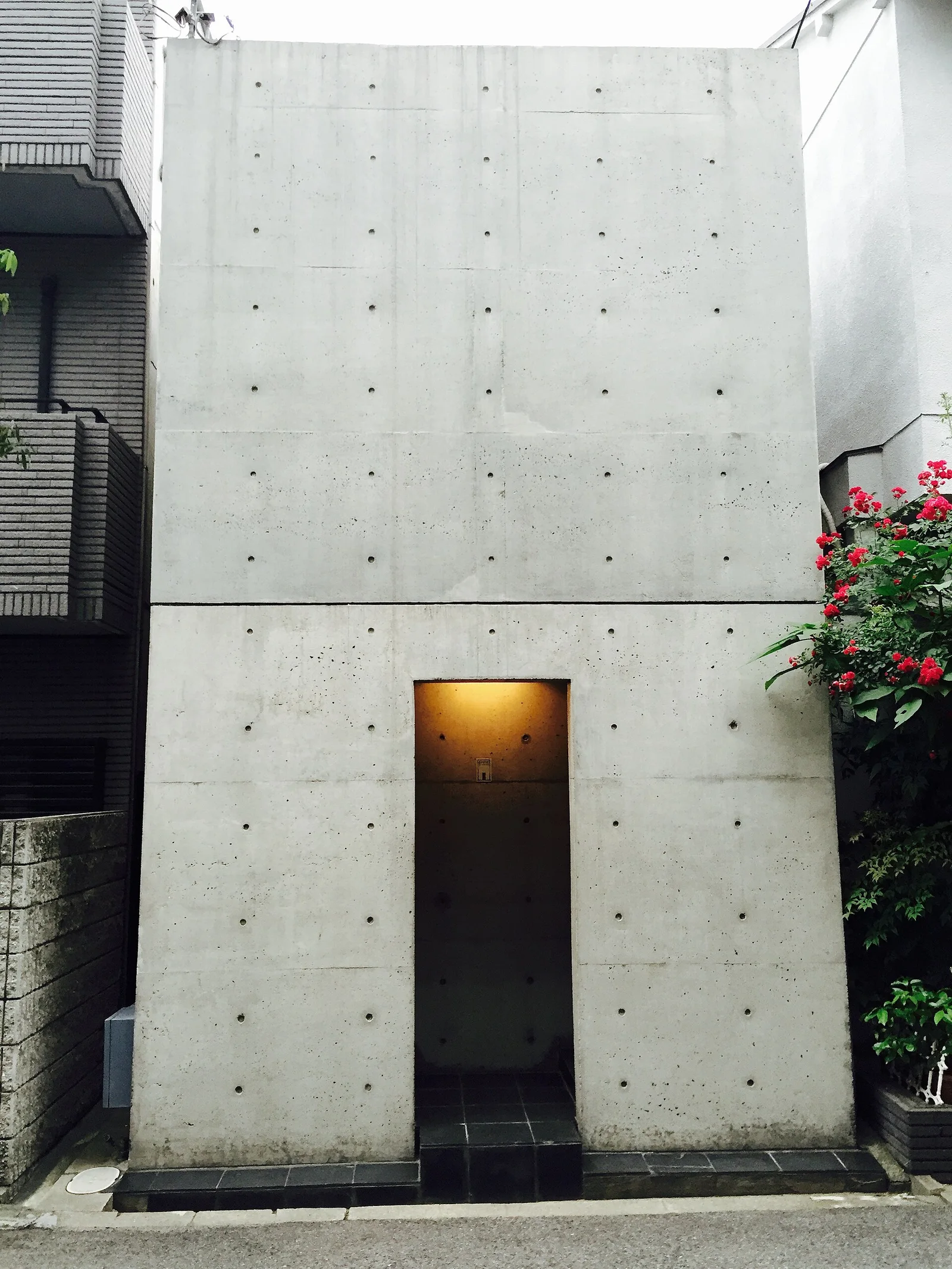 长屋街景环境 · Wikimedia Commons，neverbutterfly，CC BY 2.0