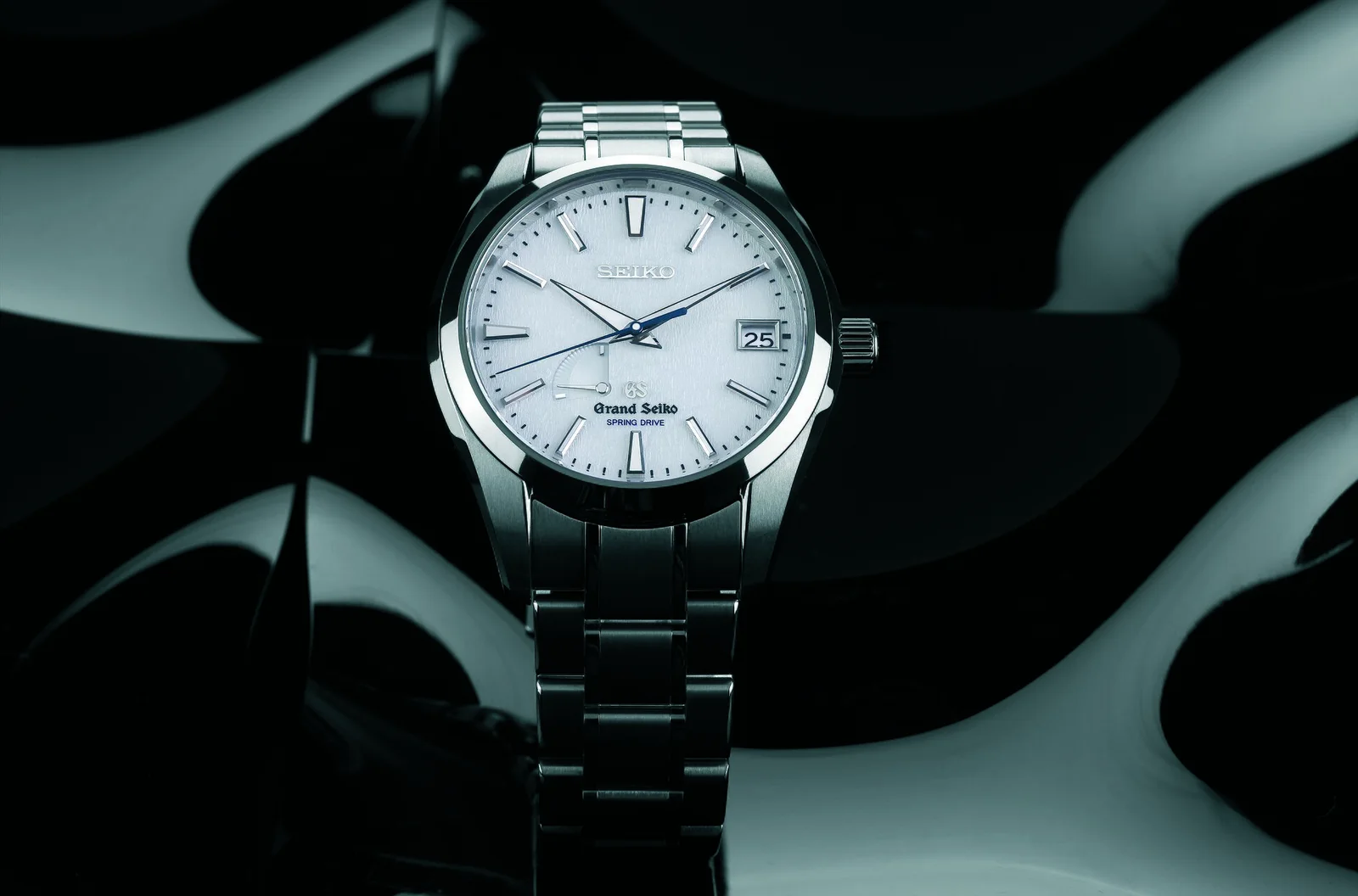 Grand Seiko SBGA011——光与面的语法在当代 Spring Drive 上的延续