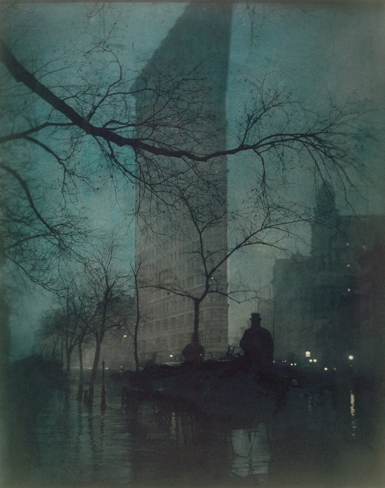Edward Steichen 摄，公有领域——《熨斗大厦夜景》，1904（Commons 版）