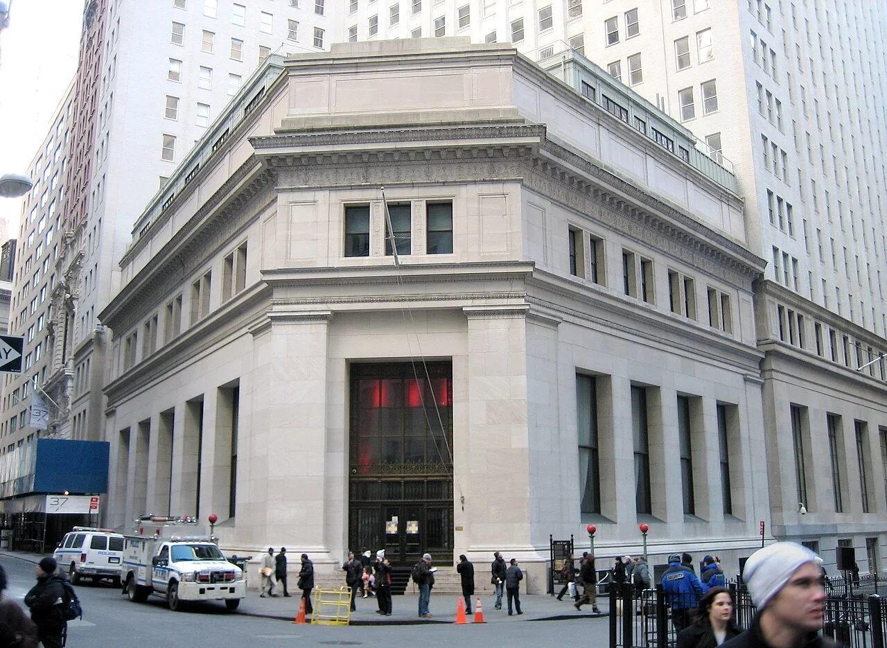 ChrisRuvolo 摄，CC BY-SA 3.0——23 Wall Street 立面今貌，2007 年 1 月