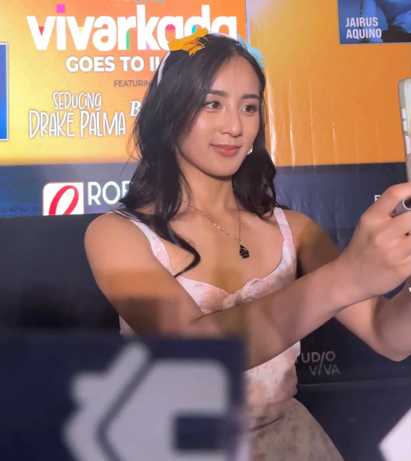 Hyacinth Callado（中）与《Bad Genius》剧组 · Mall show · Pbc4hl · CC BY 4.0