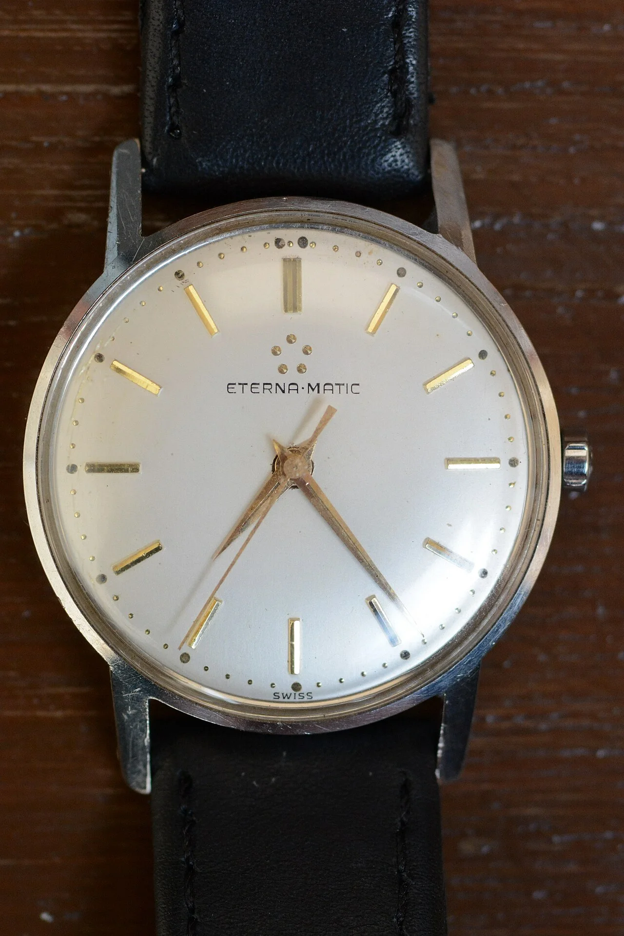 Eterna-Matic Cal. 1414U(1958 年)· logo 的五个圆点即源于此机芯的五颗滚珠轴承