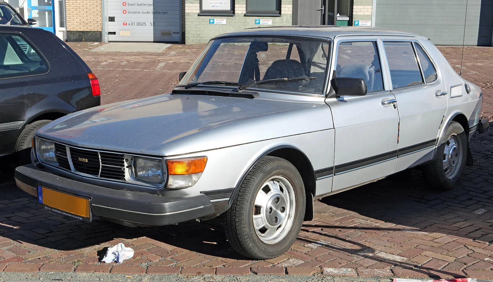 Wikimedia Commons · saab99-82