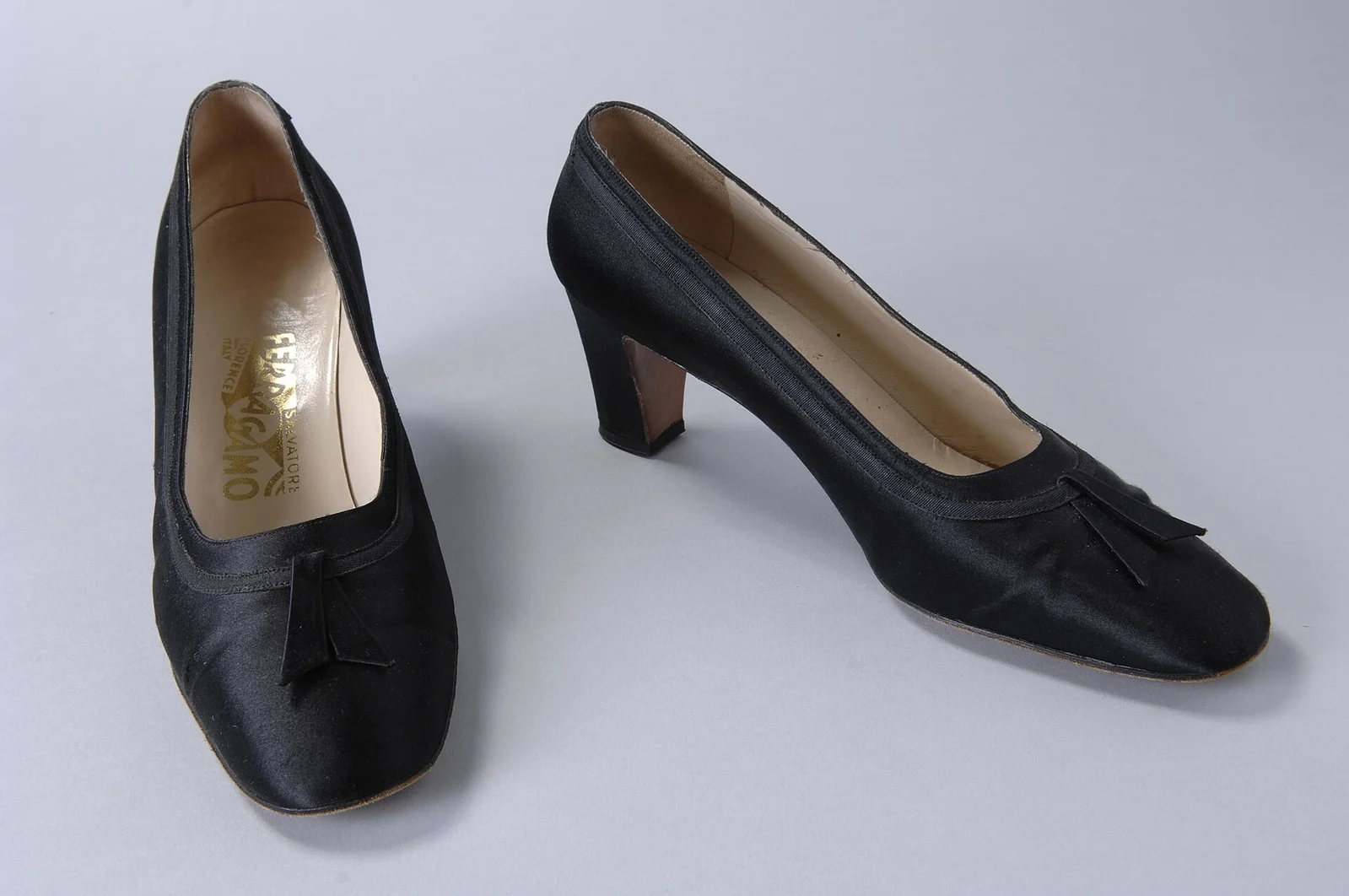 Ferragamo Vara 平底鞋