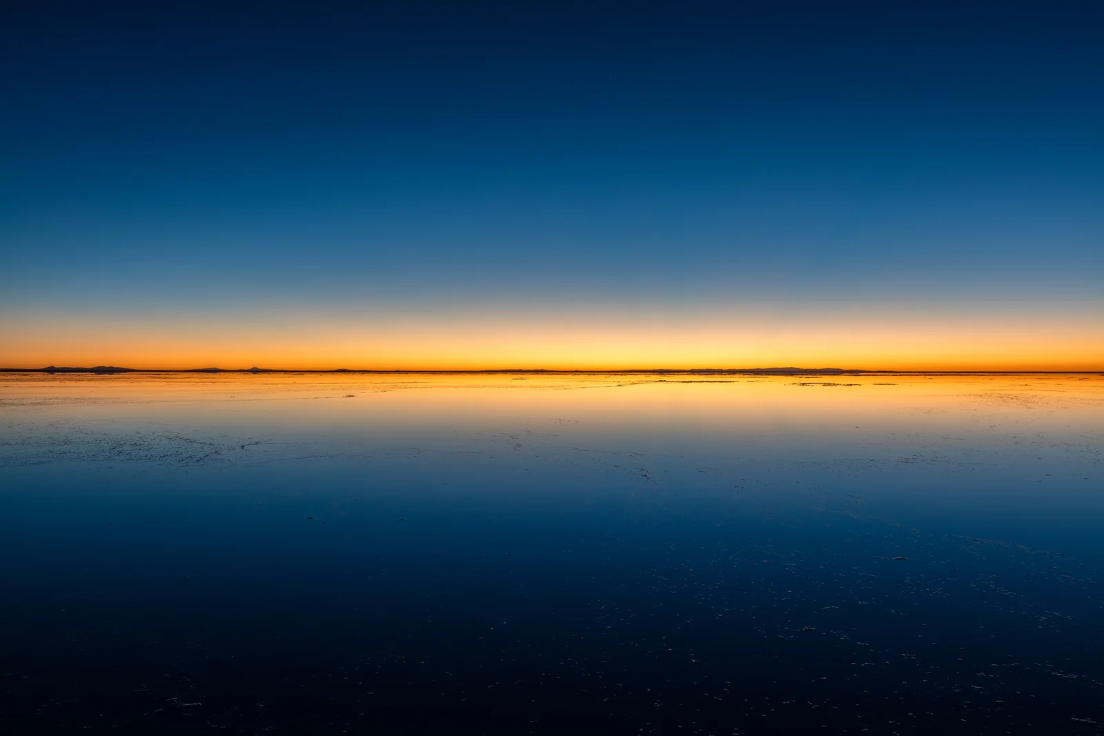 Salar de Uyuni · 乌尤尼盐沼