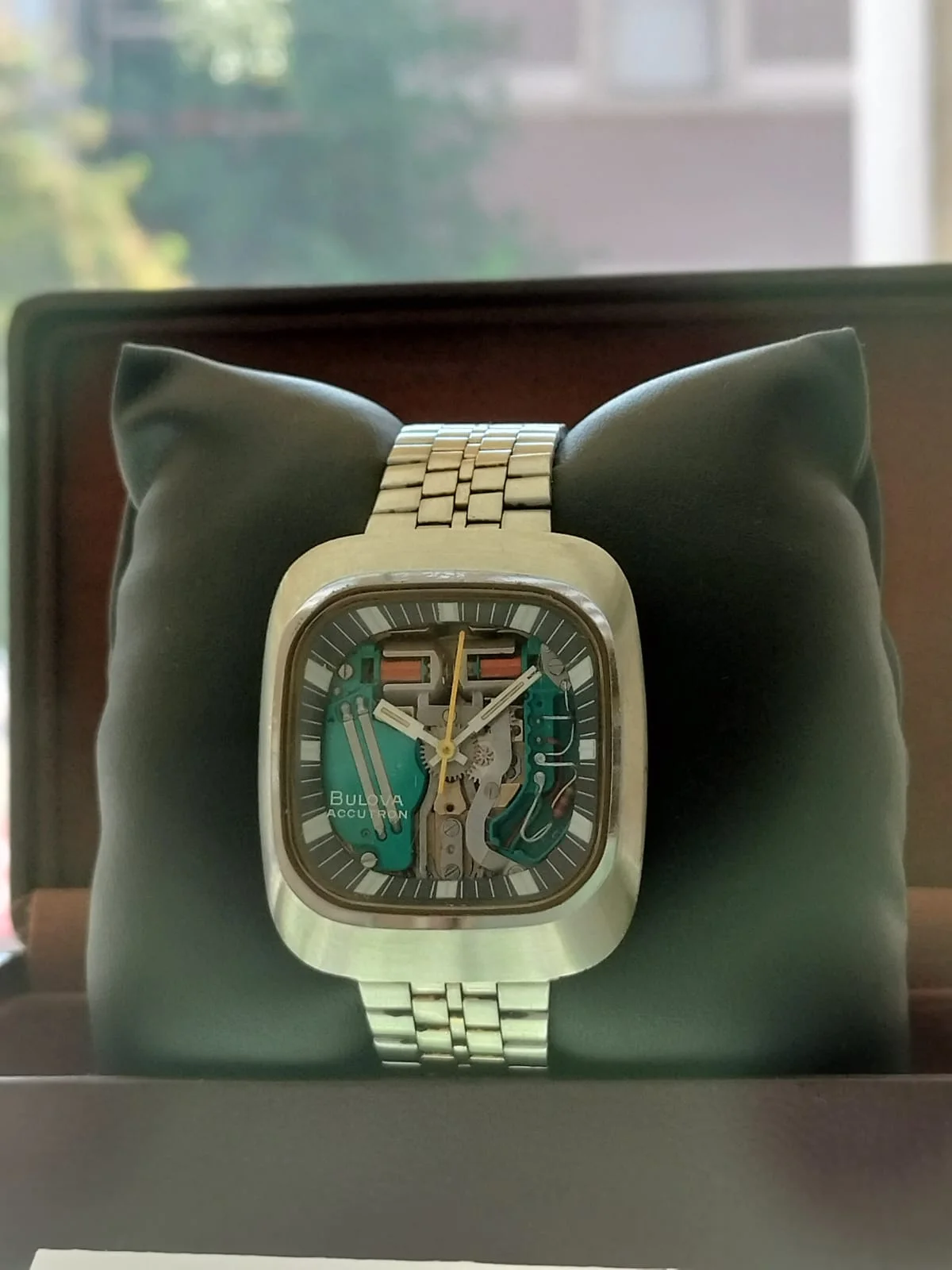 宝路华 Accutron 音叉表