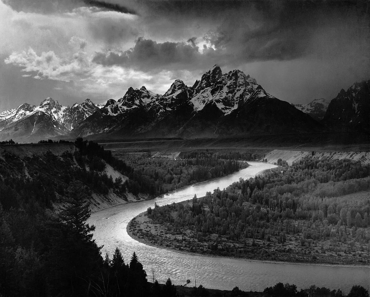 Ansel Adams 摄,公有领域(美国国家公园管理局委托)——The Tetons and the Snake River, 1942(注意:此为亚当斯另一代表作,非《月出》)