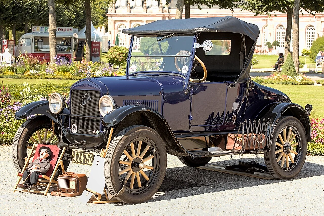1925 年福特 T 型车（Classic-Gala 2021 展出）——移动装配线让这样一辆车的价格十年内近乎腰斩
