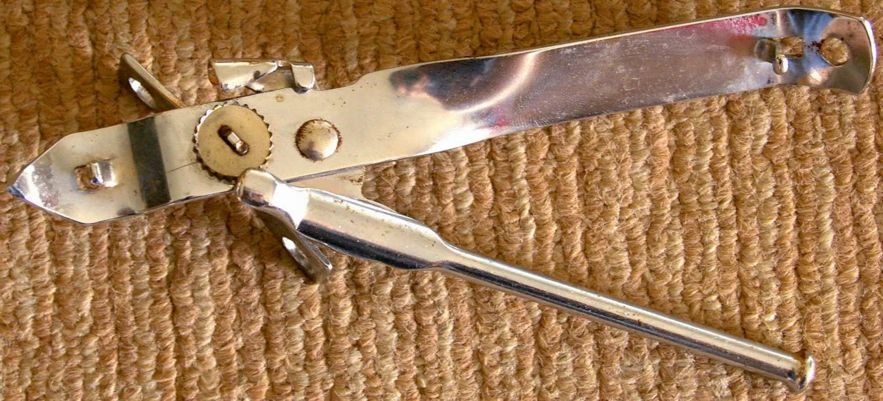 蝴蝶开罐器与church key——拉环出现前的随身必备工具
