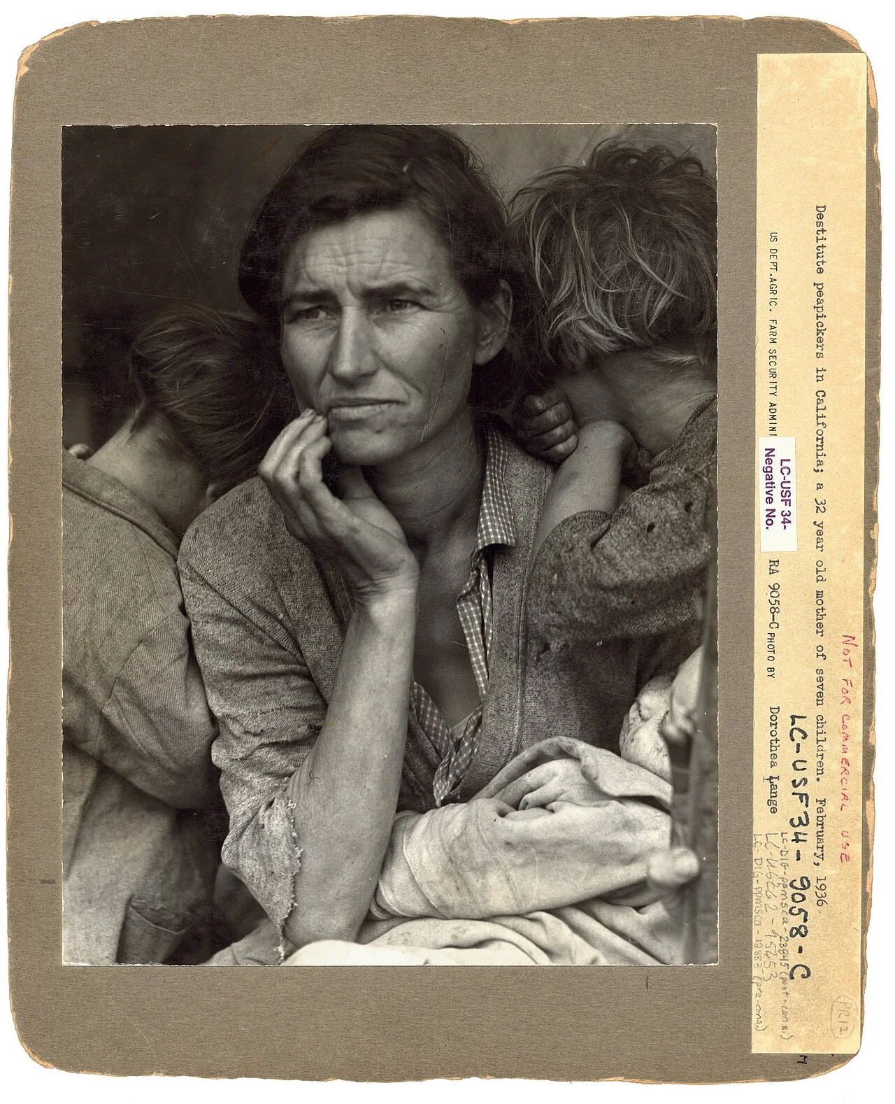 Dorothea Lange 摄,公有领域——Migrant Mother, 1936(LoC 收藏印样)(注意:此为《移民母亲》原作的另一馆藏印样)
