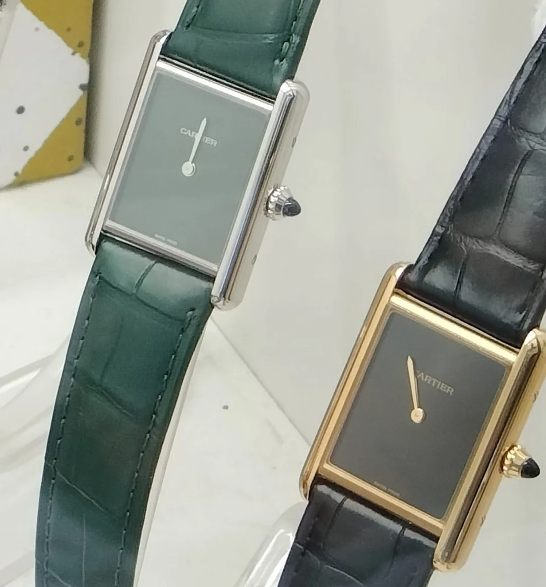 2021年复刻版Tank Must，延续1970年代Must系列的石英传统。