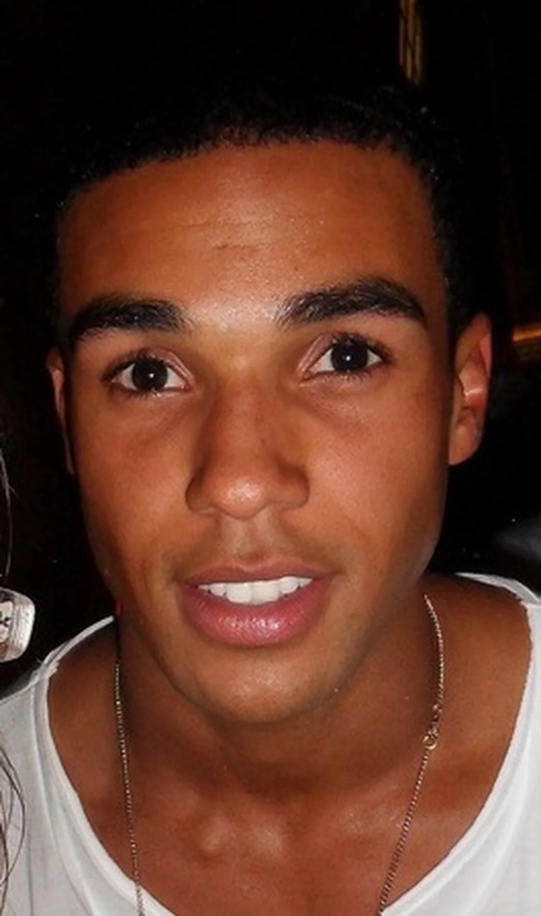 Lucien Laviscount · Sarah Winterman · CC BY 2.0；Commons 上该演员开放许可肖像仅两幅，新图有限，特此说明