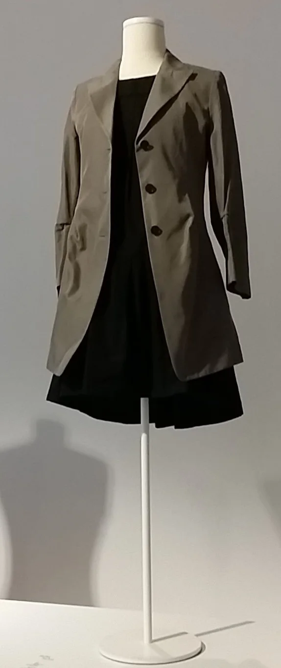 Jil Sander 为 Uniqlo 设计的 2011 春夏系列，华达呢语言的当代时装转译