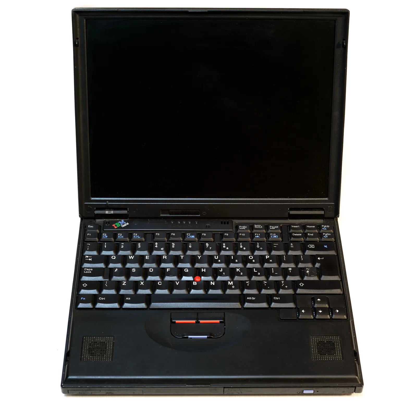 ThinkPad 600X:联想接手前夕,黑色方盒的轻薄收束形态。Ashley Pomeroy 摄(Wikimedia Commons),CC BY-SA 4.0。