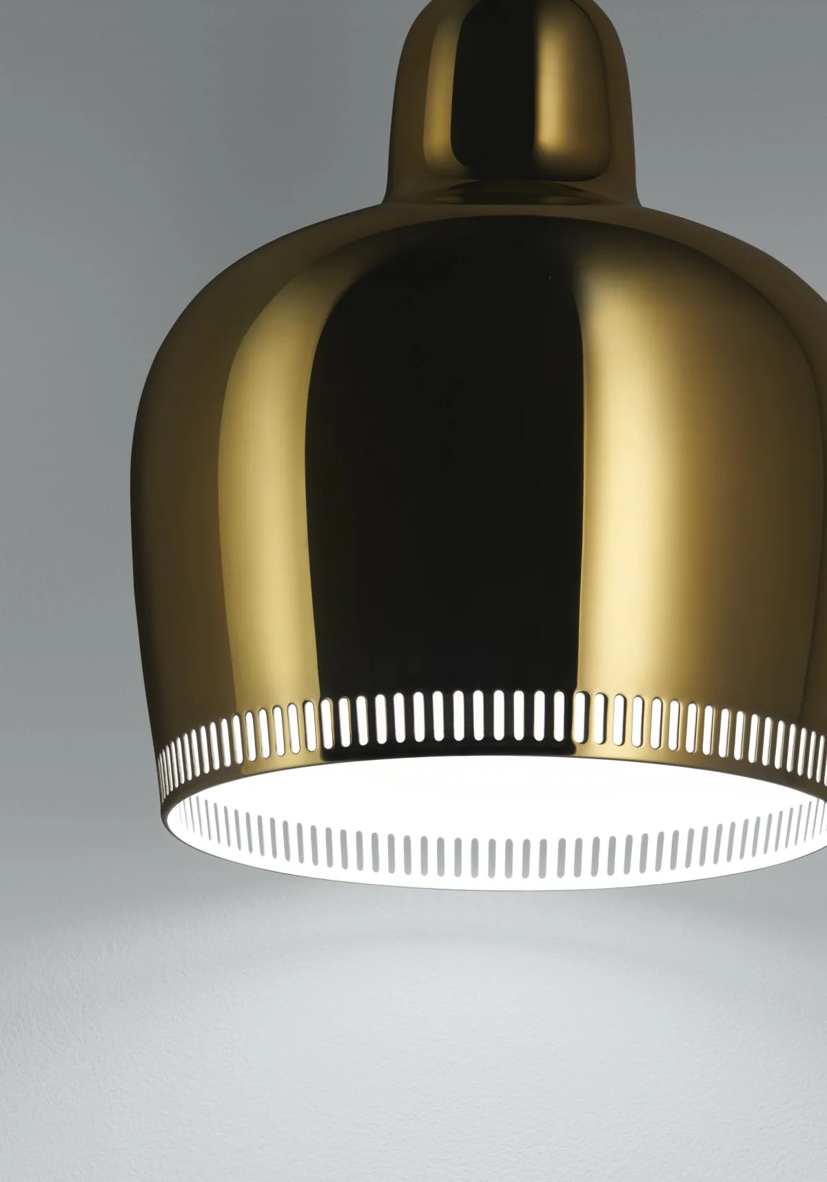 Artek A330S Golden Bell 官方摄影；摄影者未单列 · Artek