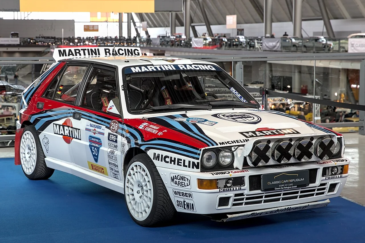 Delta HF Integrale Evoluzione(Group A 赛车规格),Retro Classics 2023 展会;注意 1991 年 Evo 才有的更宽翼子板与可调尾翼