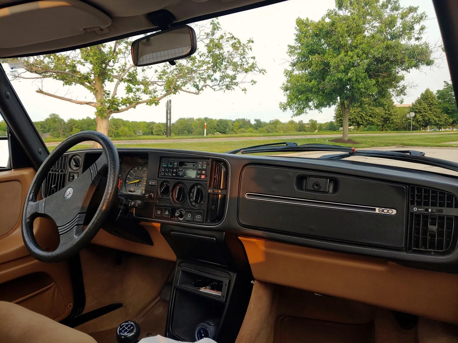 Wikimedia Commons · saab900-interior