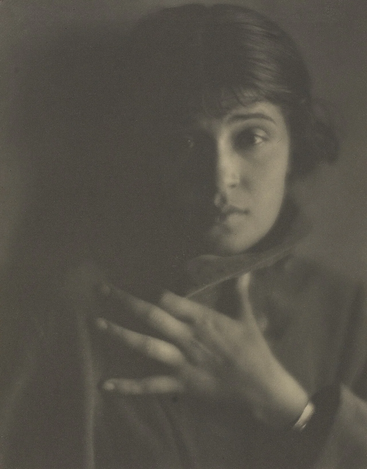 Edward Weston 摄，公有领域——《蒂娜·莫多蒂》，约 1924