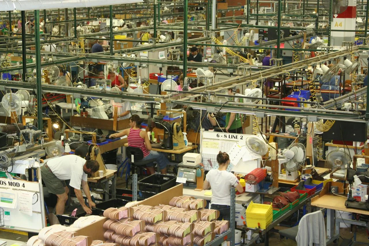 Red Wing 工厂车间，制鞋工序