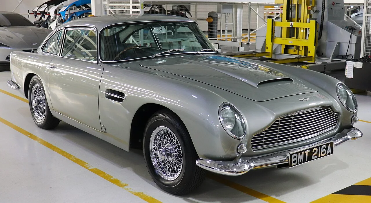 Aston Martin DB5 · 阿斯顿·马丁 DB5