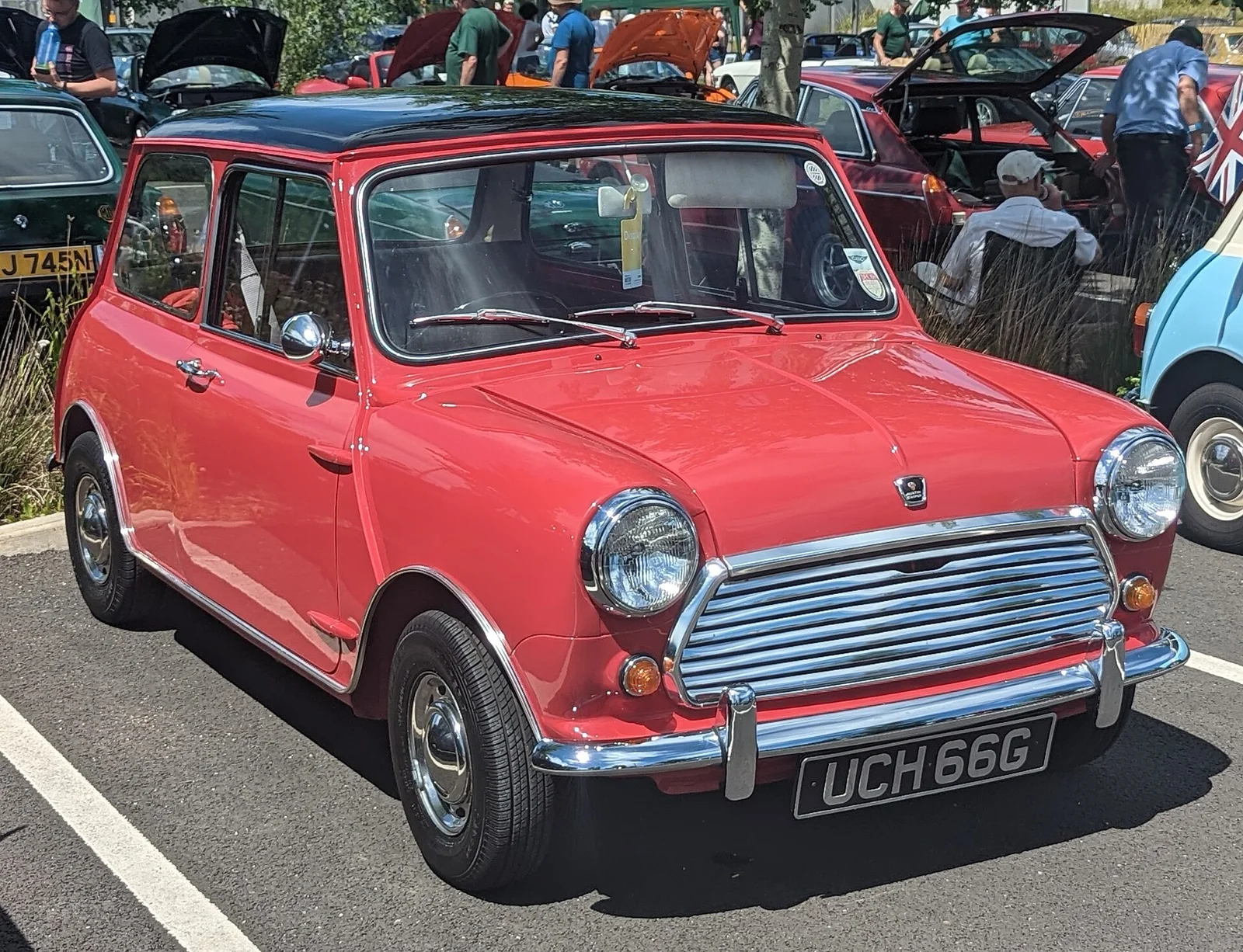 Wikimedia Commons · mini-cooper-68