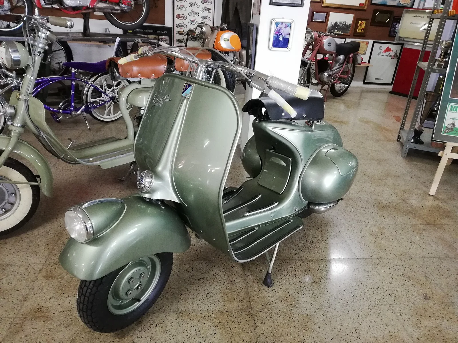 Vespa · 黄蜂踏板车
