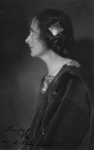 Anne Brigman 自摄，公有领域——《自拍像》，1919