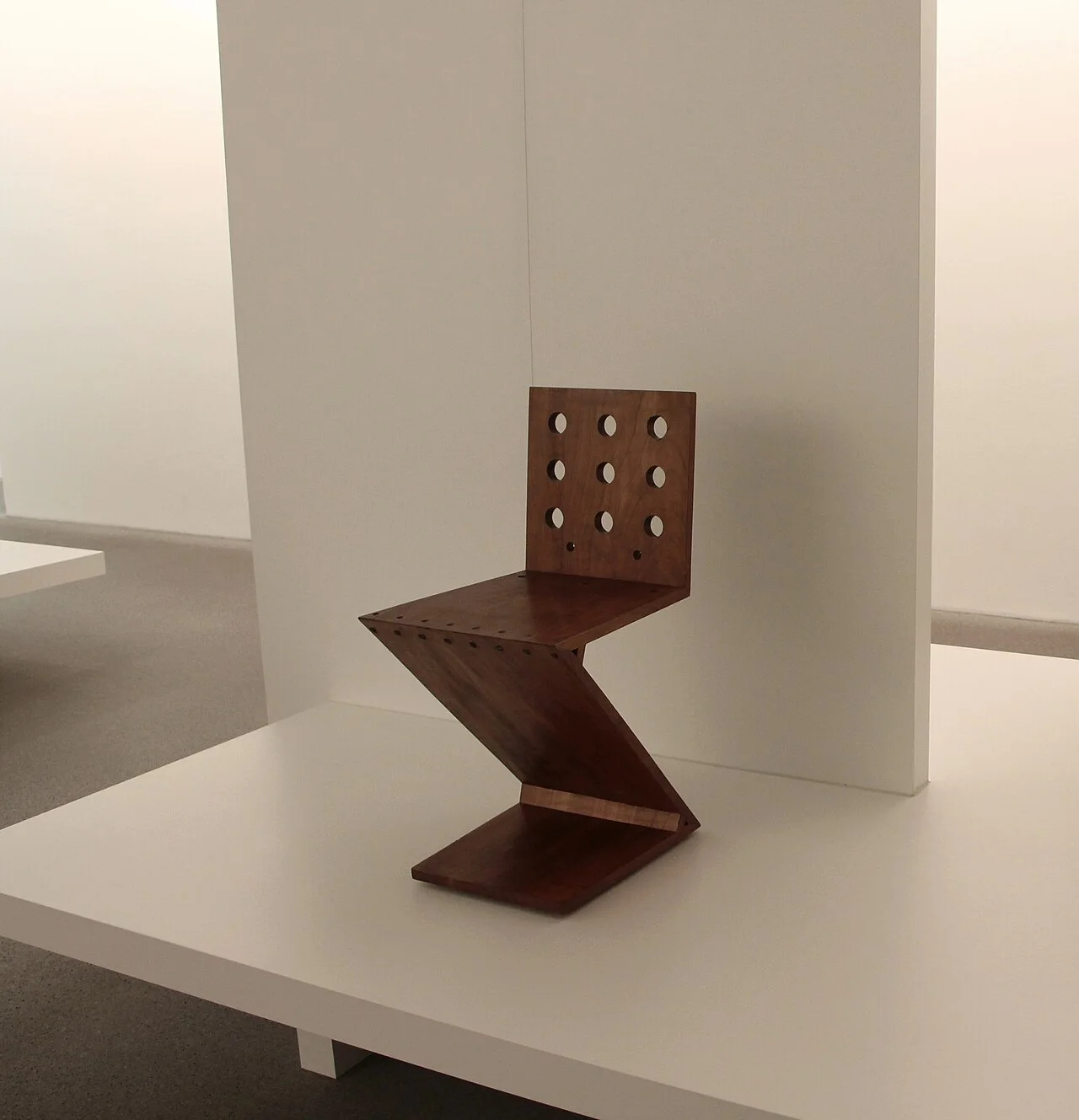 Rietveld 之字椅