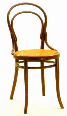 Thonet-modell 4KJ 儿童规格曲木椅 · 摄影 Kozma János（CC BY-SA 3.0）