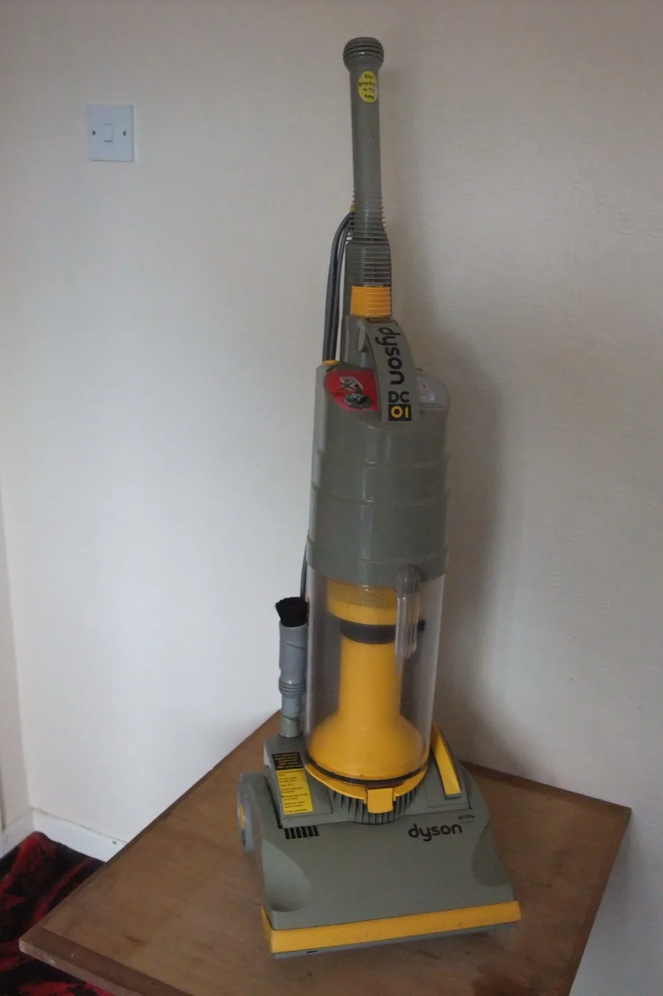 Dyson DC01